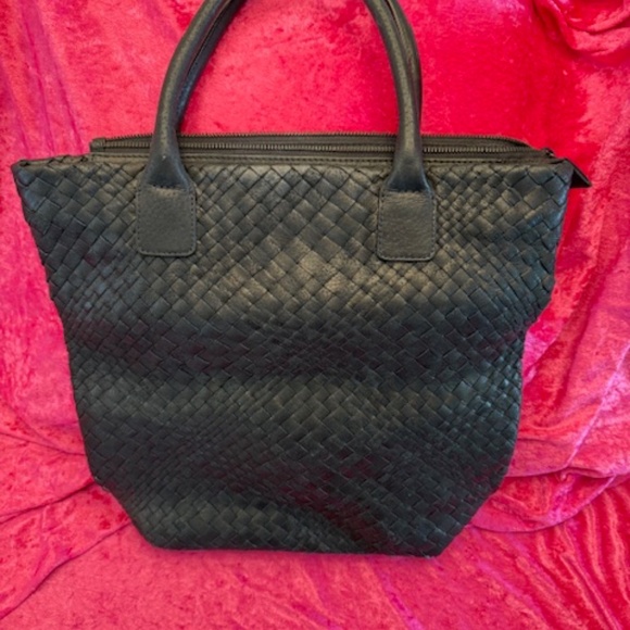 Hand Bag - Picture 1 of 2